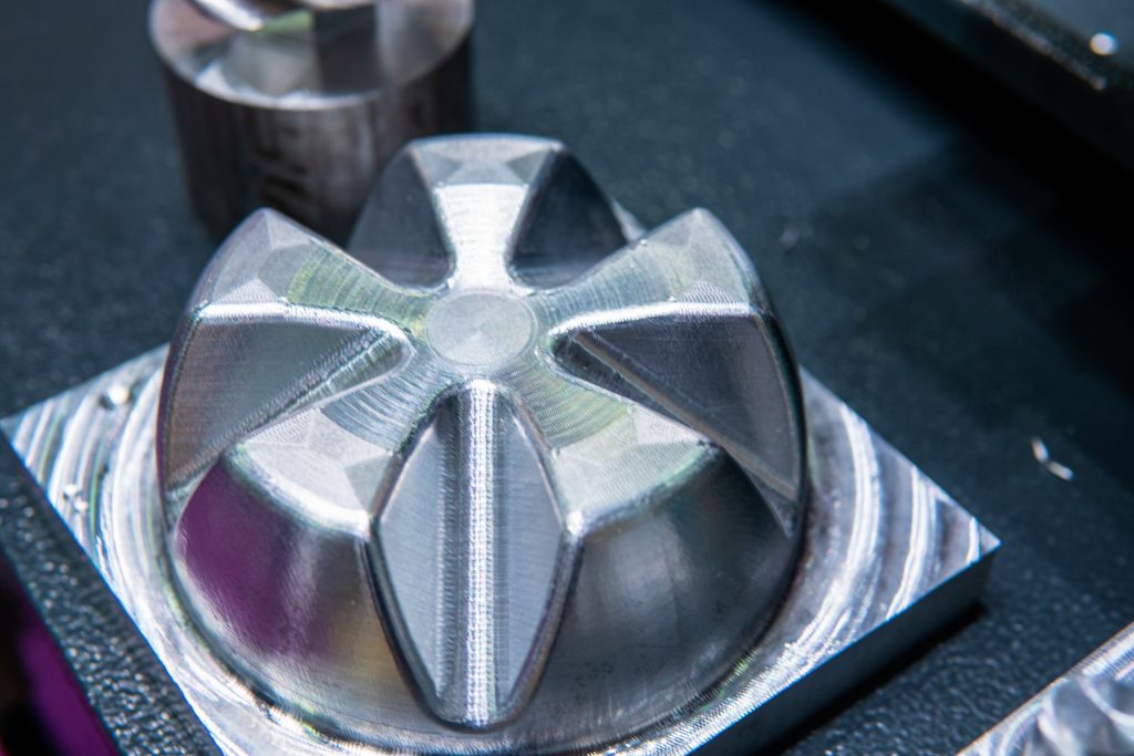 Conheça o serviço de injeção de moldes da Four Solutions